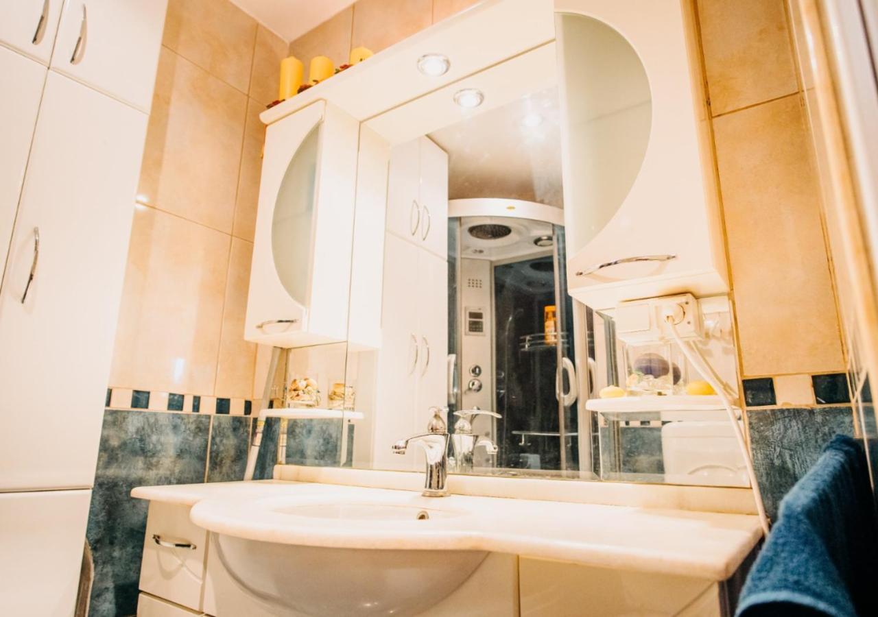 Riverview Apartament オラデア エクステリア 写真